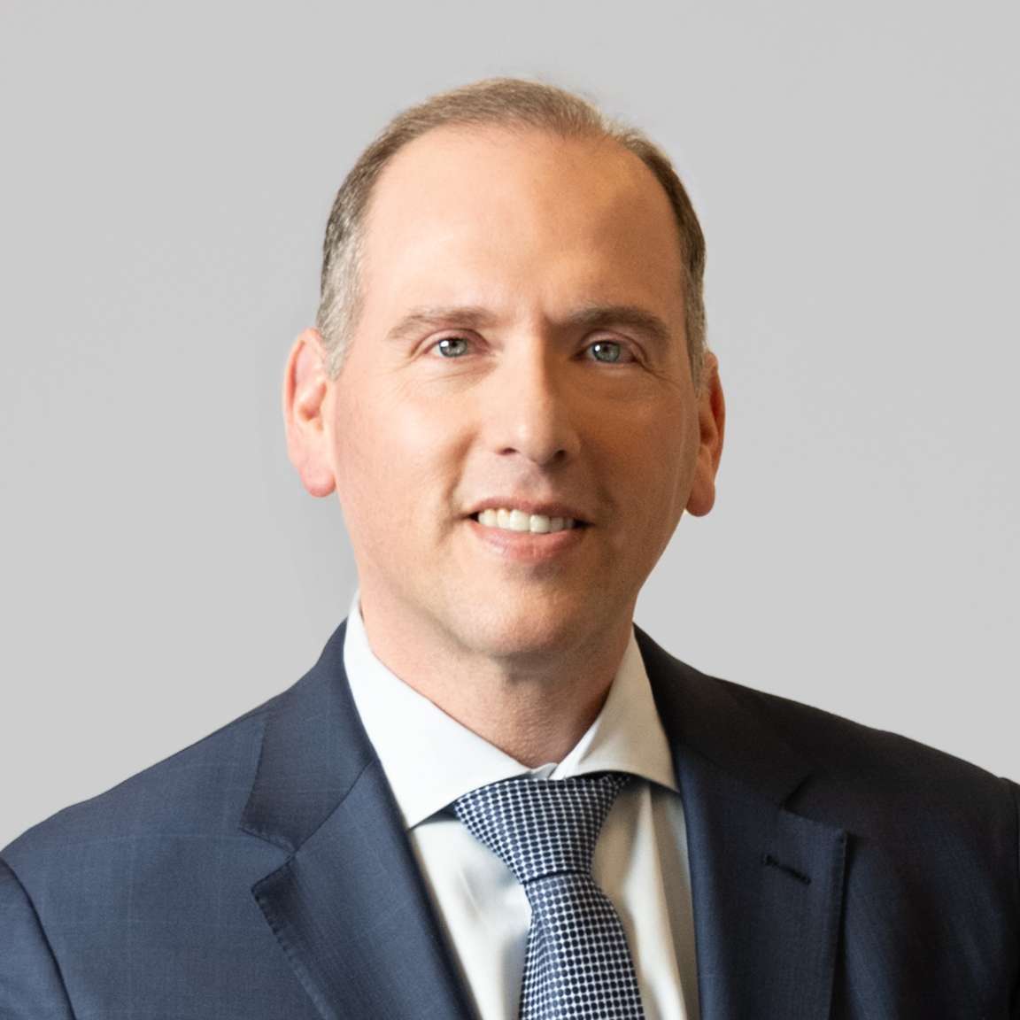 Headshot of Dan Loewy